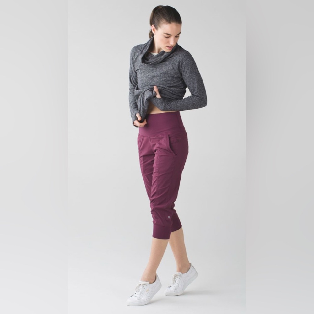 Lululemon In Flux Crop Red Grape Size 4
